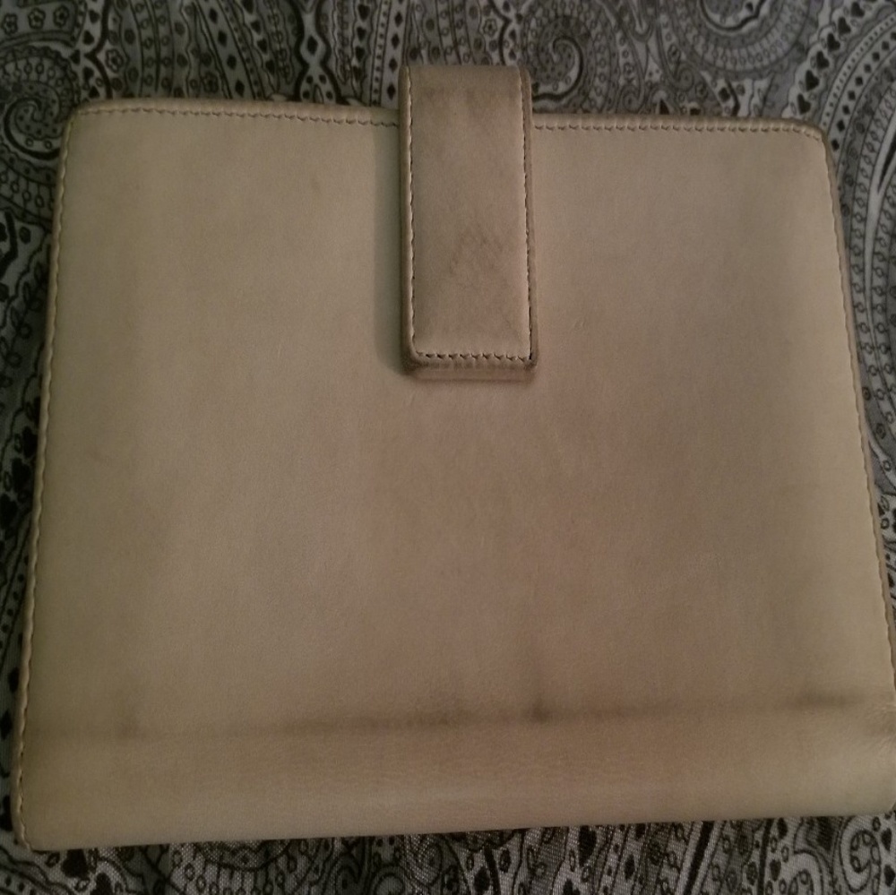 Long Rare Large Silver Button Snap Gucci Wallet - image 8